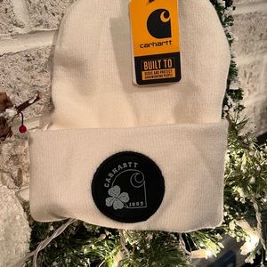 NWT Unisex Carhartt knit beanie hat for the Winter! Available in black & ivory